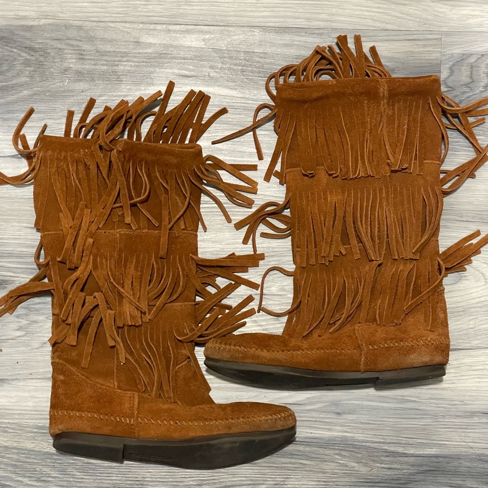 MINNETONKA TRI LAYER FRINGE BROWN LEATHER MOCCASIN BOOTS WOMENS SIZE 6